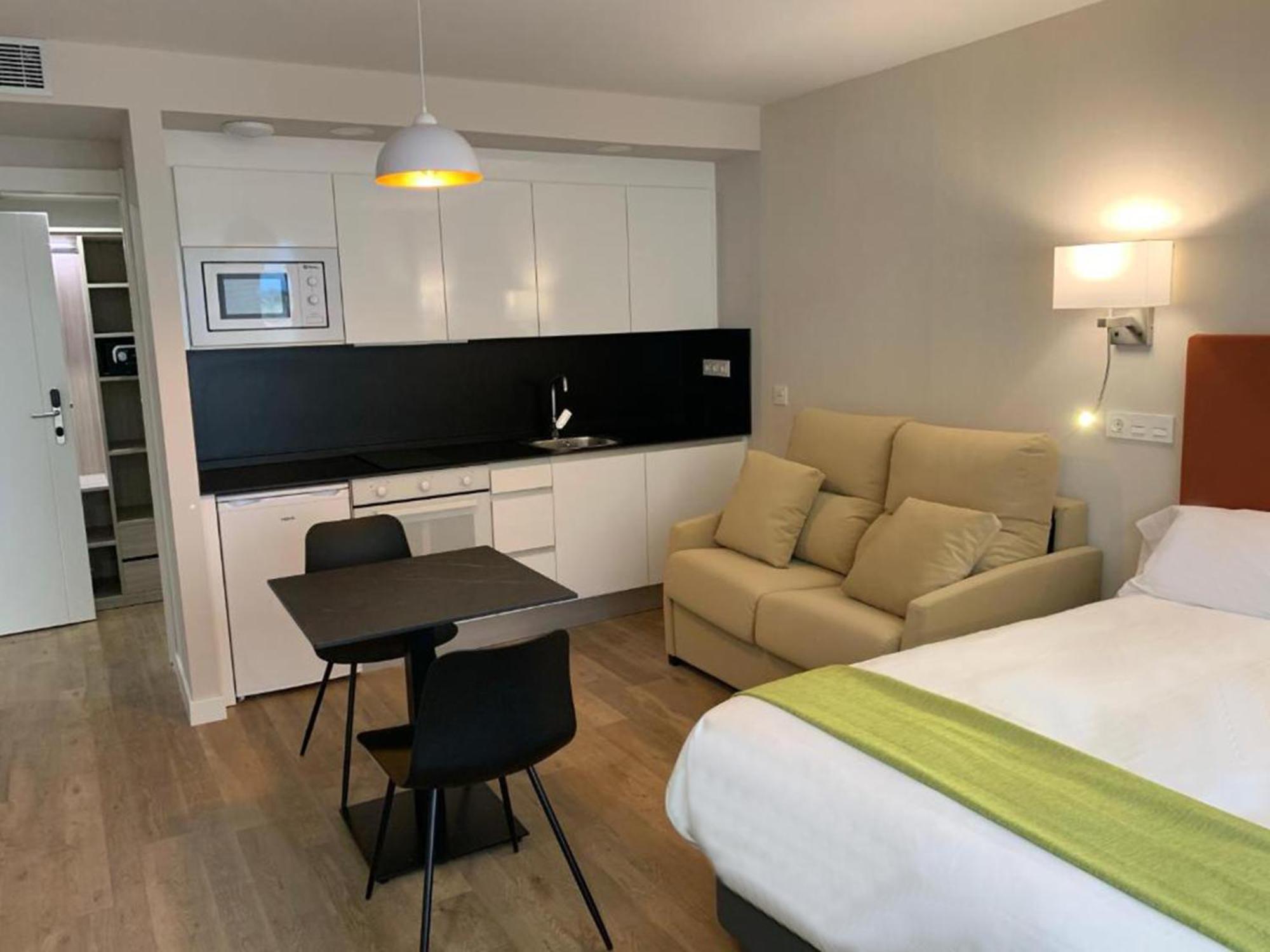 Aparthotel Essenzia De Castilla アランダ・デ・ドゥエロ エクステリア 写真